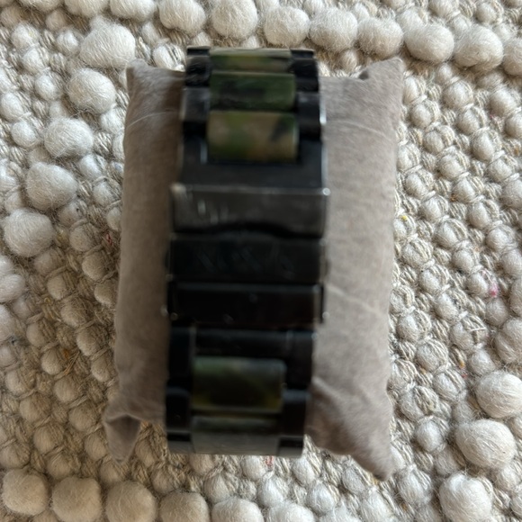 NIXON 51-30 camo watch - Picture 2 of 5